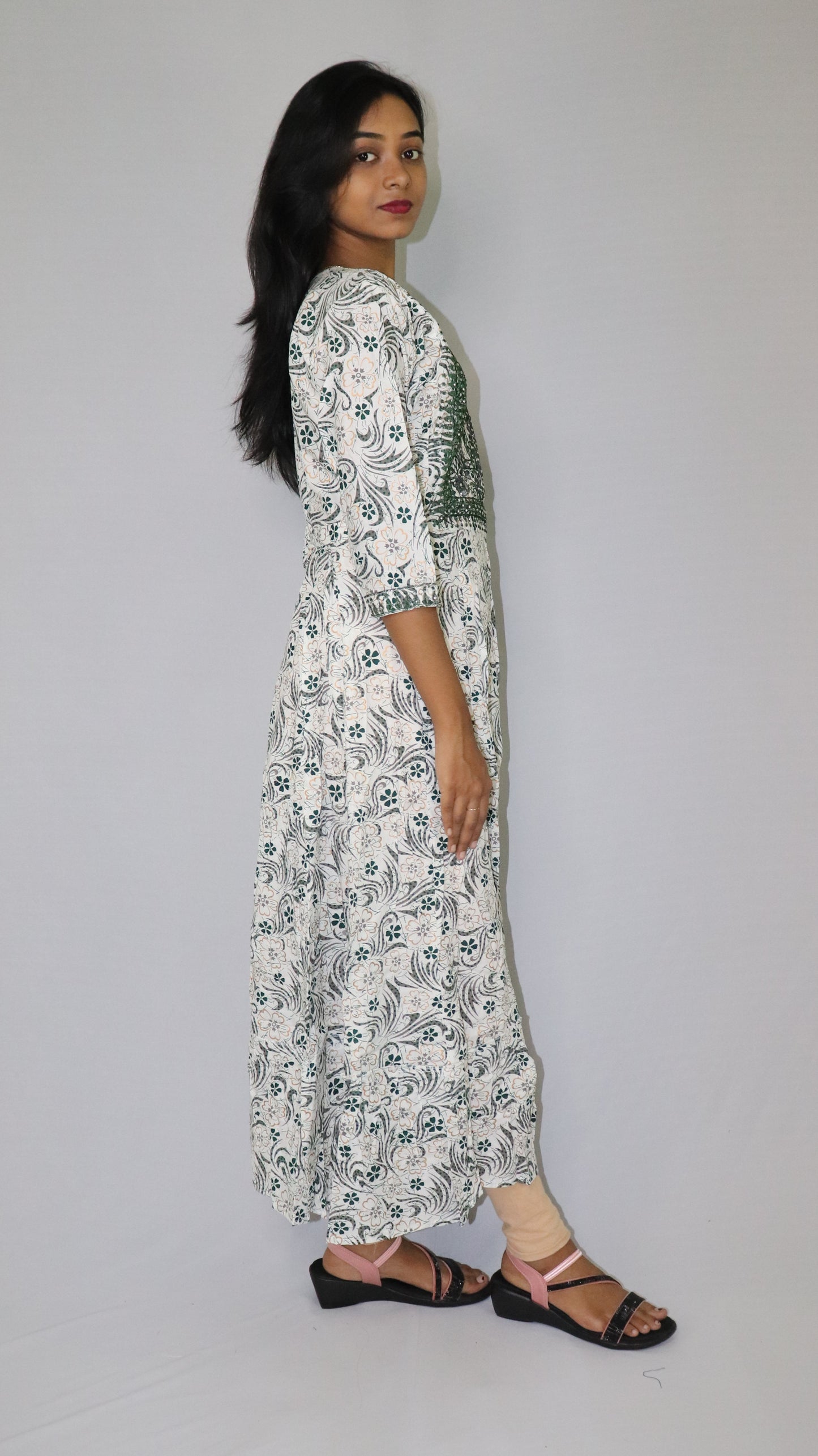 ATIMADE Women's White Printed Floral Long Kurti