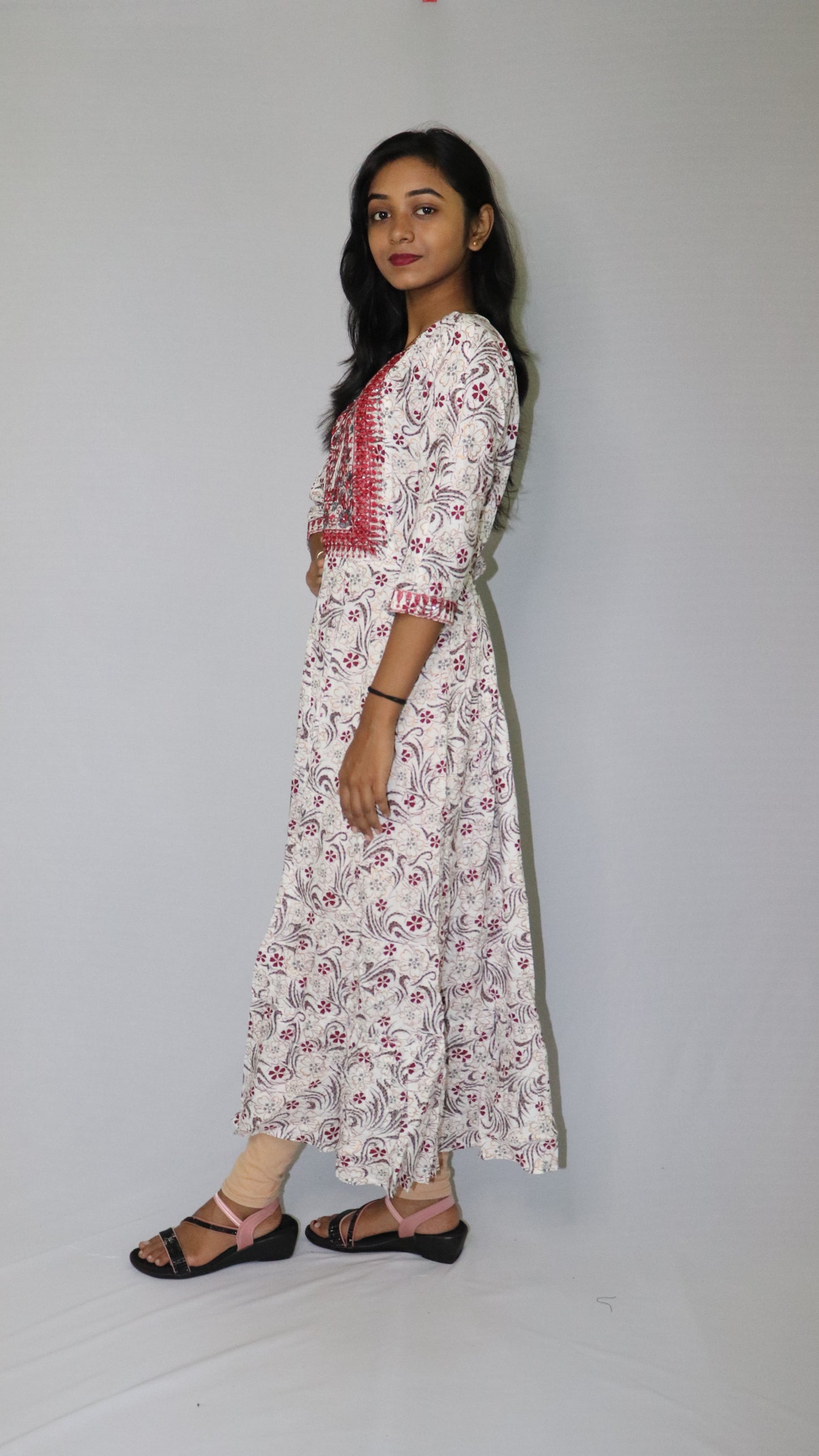 ATIMADE Women's White Printed Floral Long Kurti