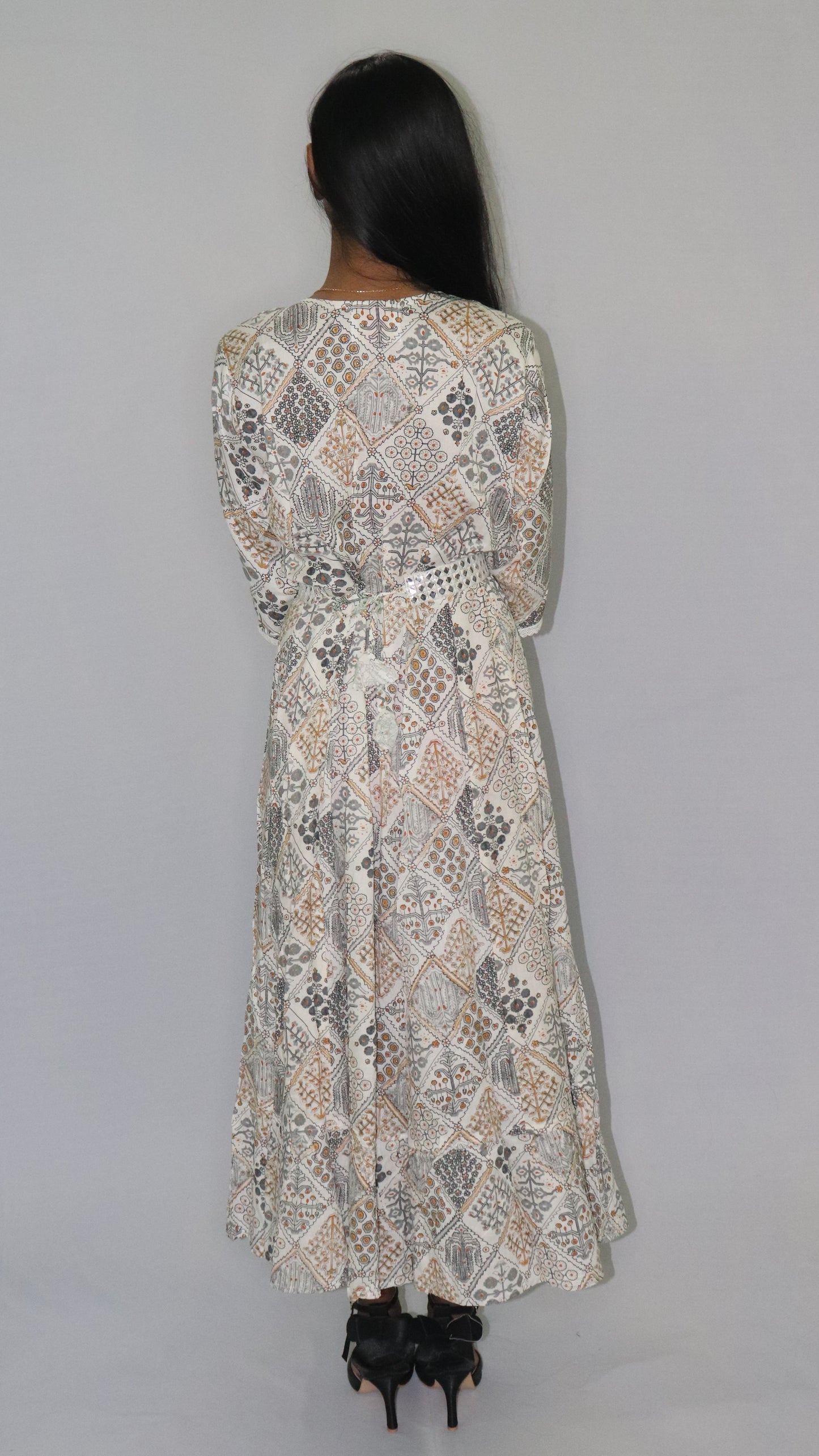 ATIMADE Women's White Printed Floral Long Kurti