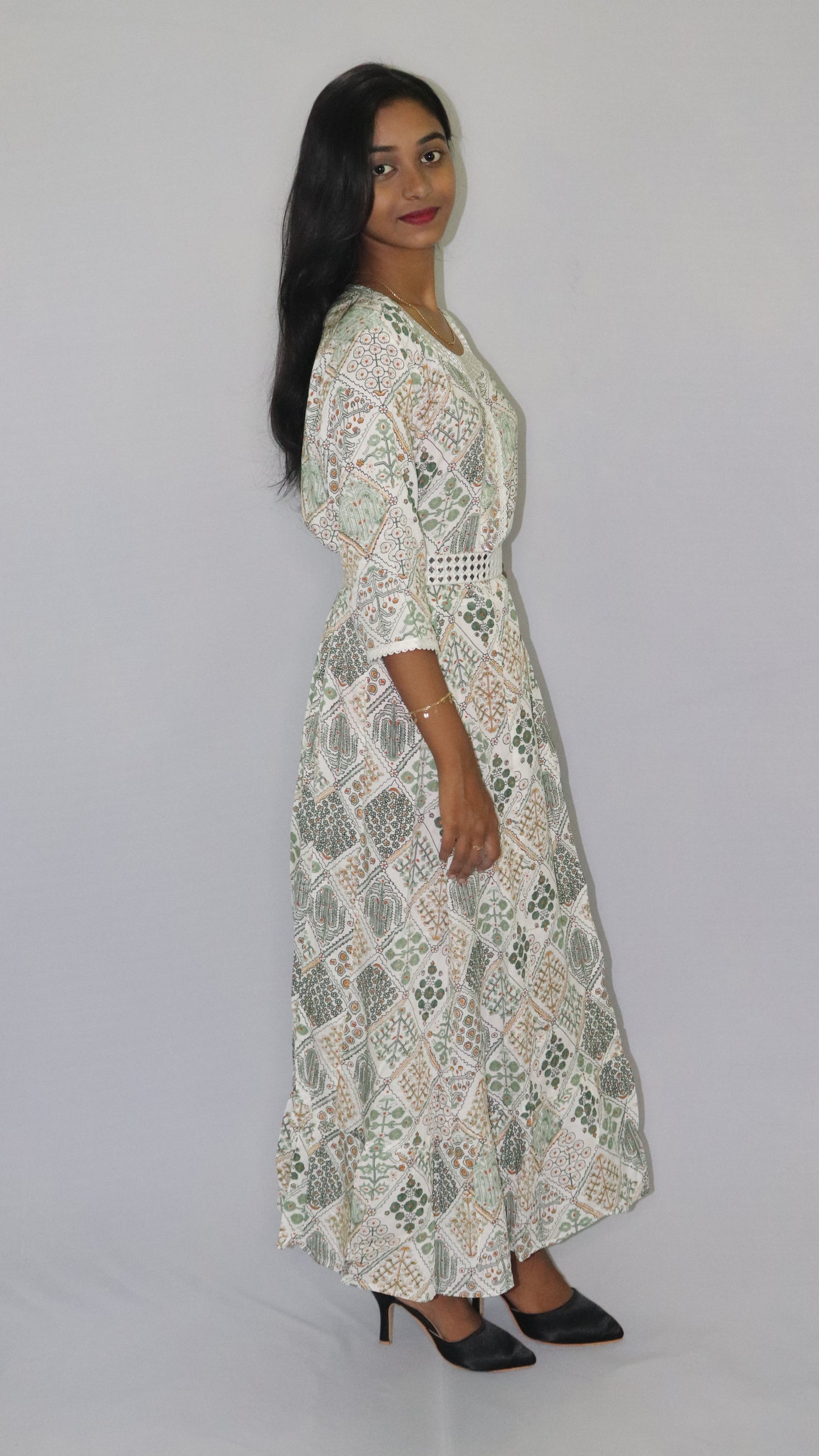 ATIMADE Women's White Printed Floral Long Kurti