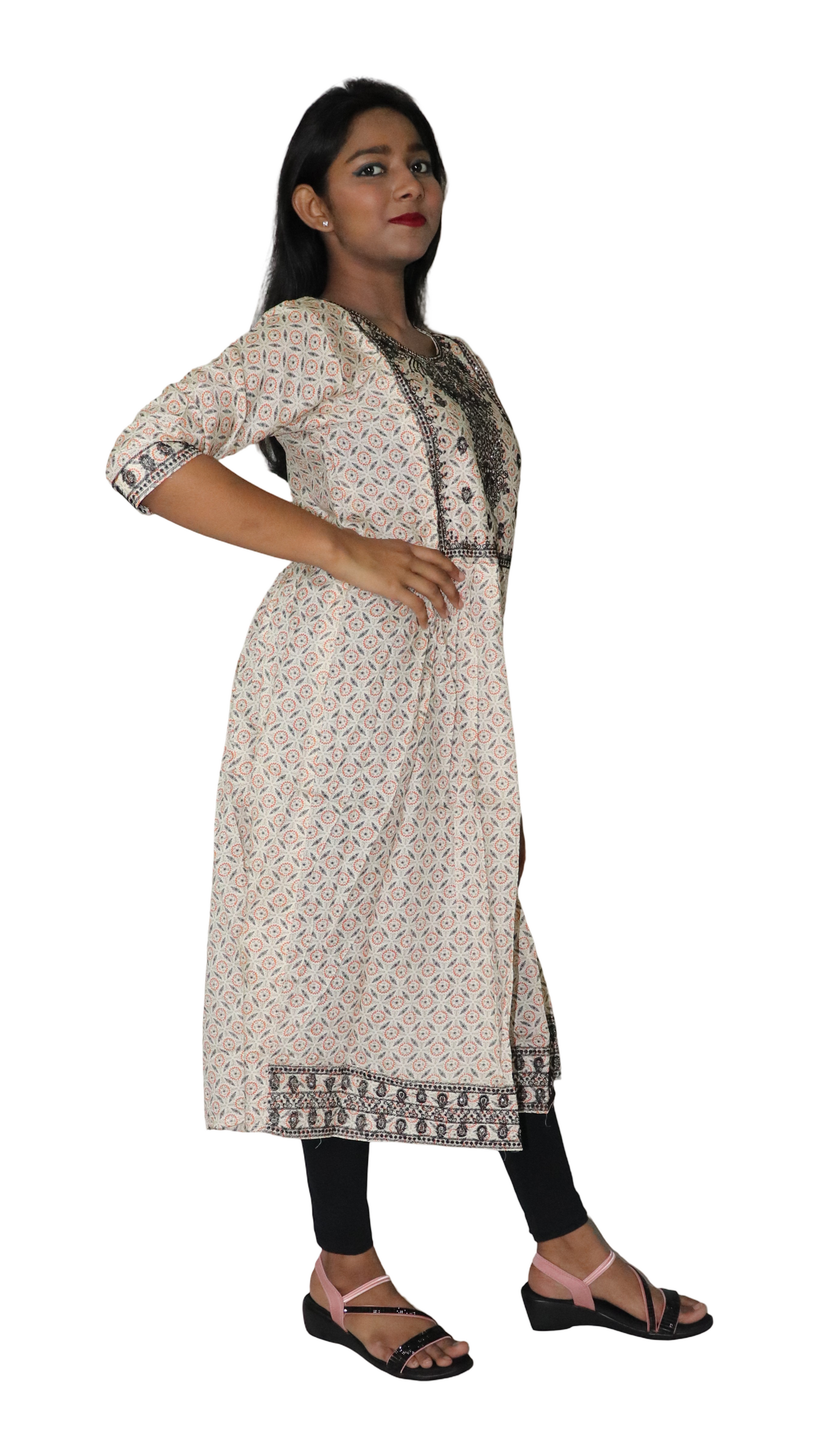 ATIMADE Embroidered Short Kurti