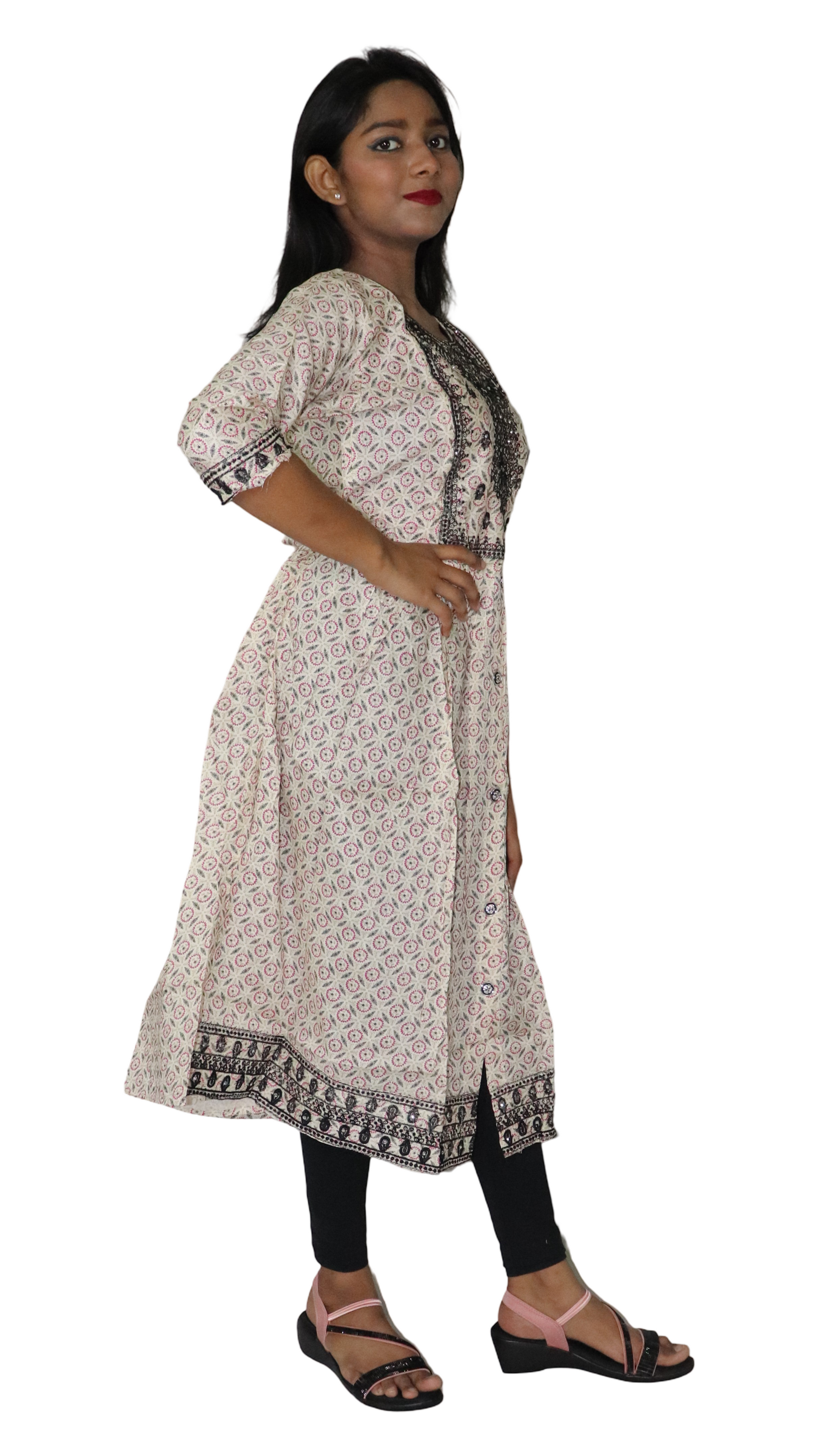 ATIMADE Embroidered Short Kurti