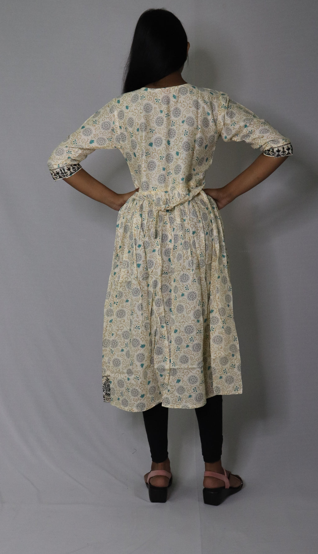 ATIMADE Round Neck Floral Embroidered Kurti
